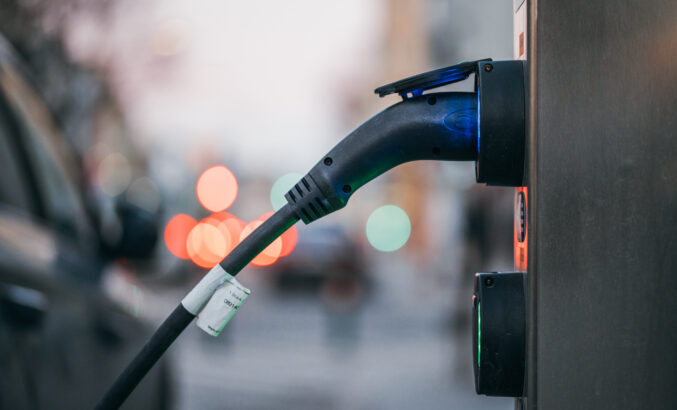 ĮGYVENDINAMAS JUNGTINIS PROJEKTAS „JURIDINIŲ ASMENŲ PRIVAČIŲ ELEKTROMOBILIŲ ĮKROVIMO PRIEIGŲ ĮRENGIMAS DARBOVIETĖSE